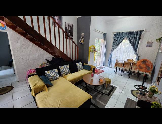 2 BEDROOM TOWNHOUSE FOR SALE IN BASSONIA